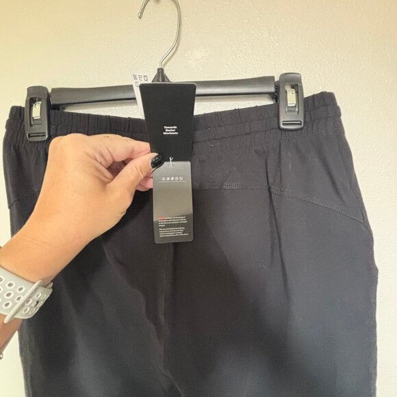 Baleaf black workout pants w/ pockets & drawstrings at ankles, new with tags - Picture 6 of 6